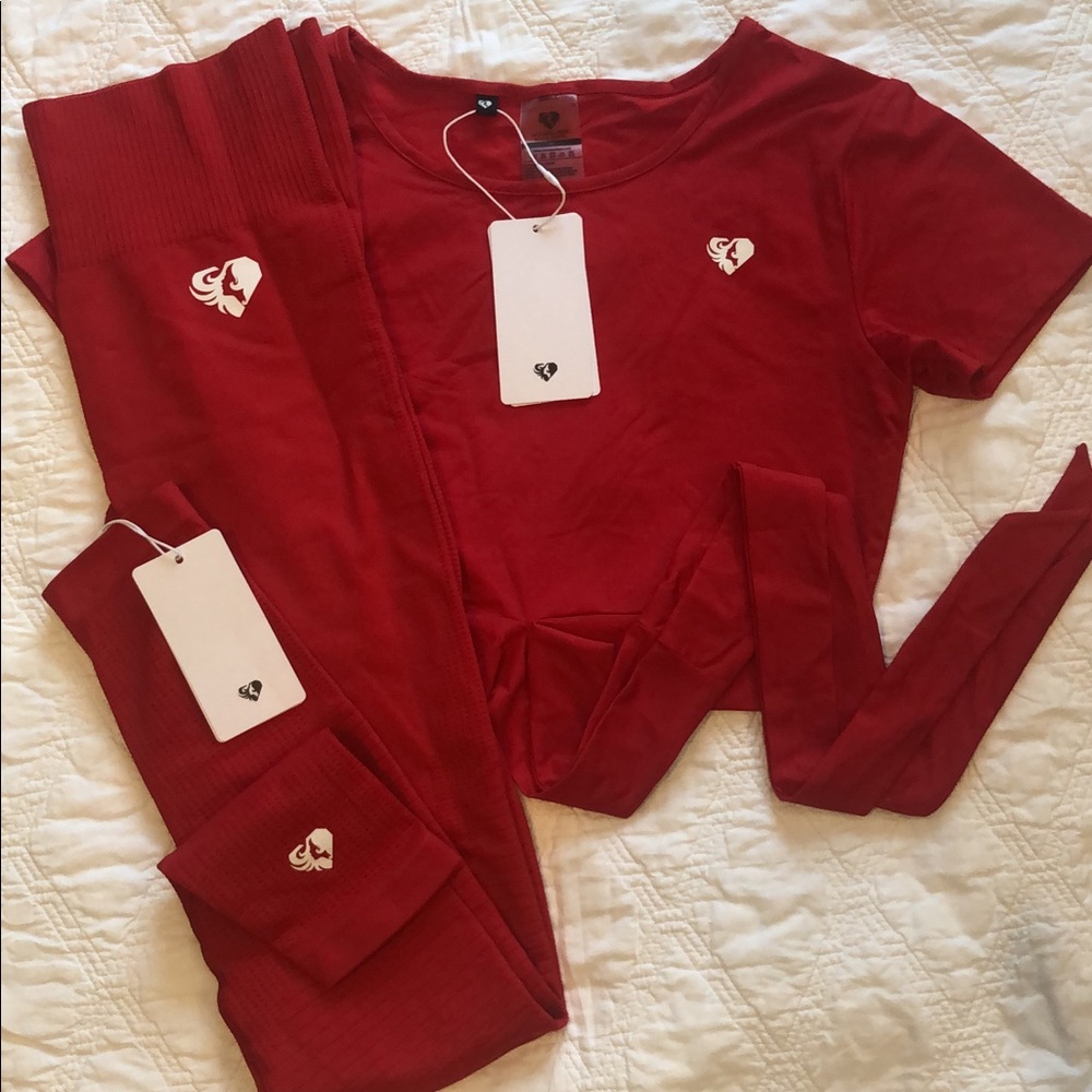 NWT Womens Best legging and top matching set.